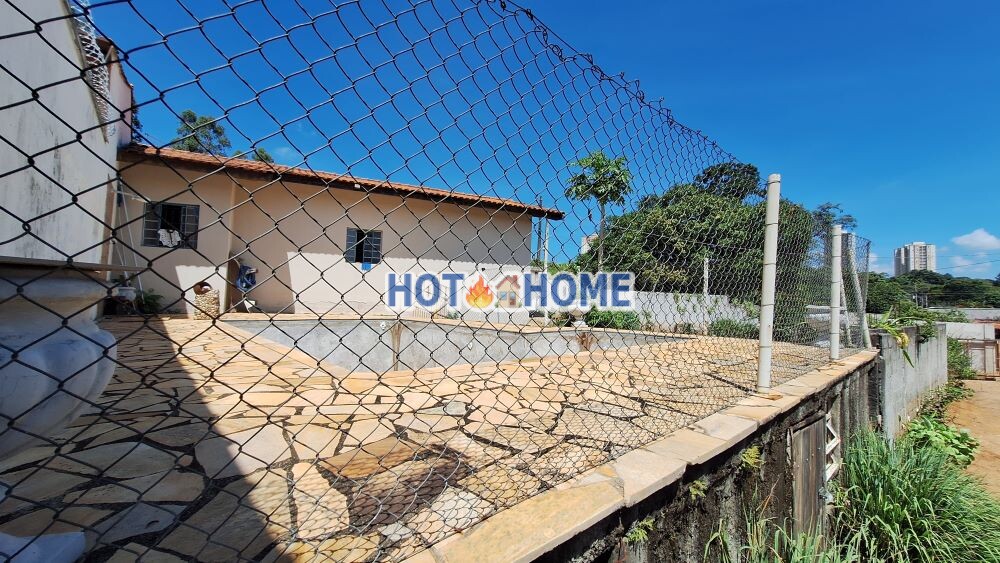 2 Casas com 2 Dorm cada, terreno de 3550m² Região central Itatiba/SP
